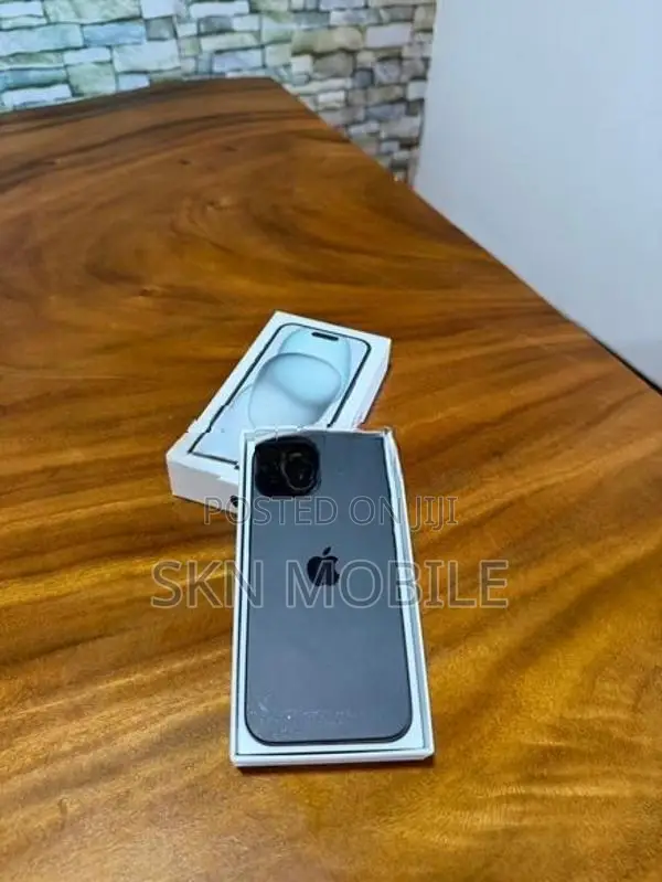 Apple iPhone 15 256GB (Used)