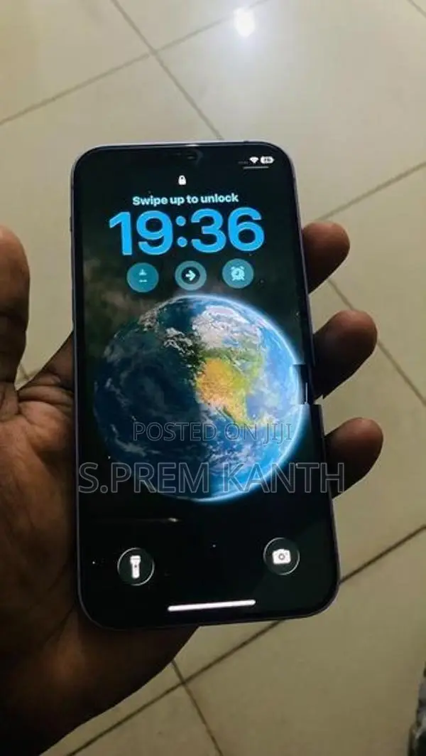 Apple iPhone 12 (Used)