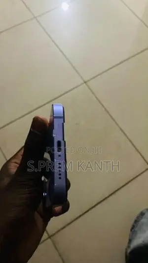 Apple iPhone 12 (Used)