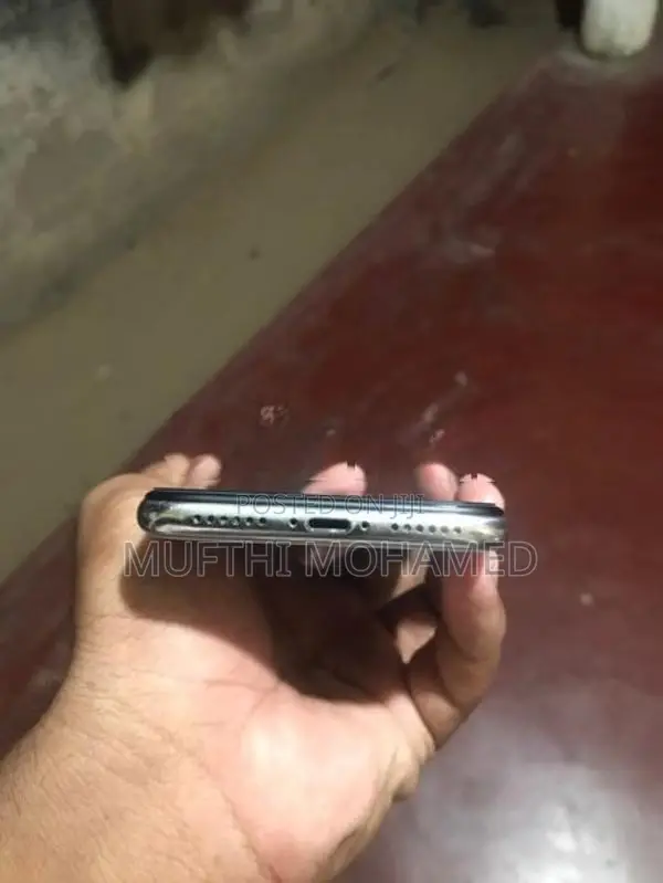 Apple iPhone X (Used)