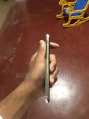 Apple iPhone X (Used)