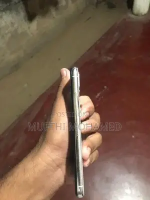 Apple iPhone X (Used)