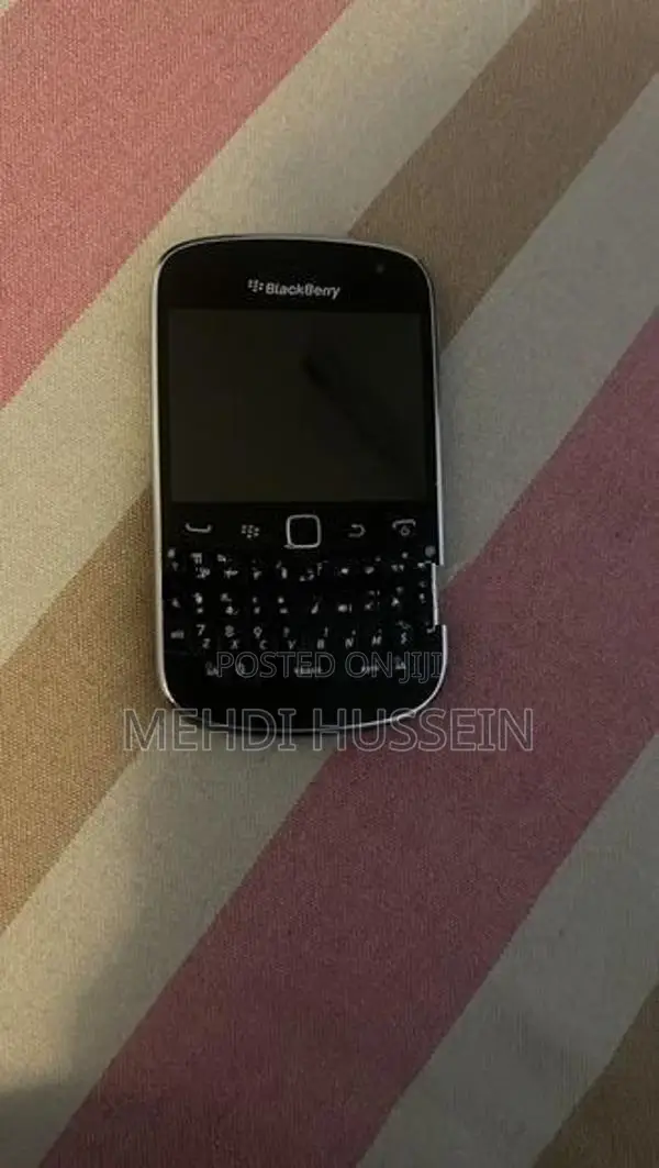 BlackBerry Bold 9900 (Used)