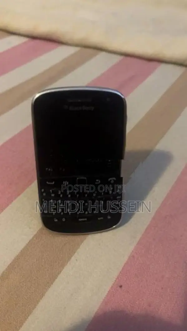 BlackBerry Bold 9900 (Used)