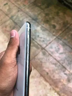 Apple iPhone XS (Used)
