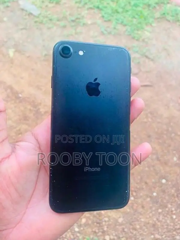 Apple iPhone 7 128GB (Used)