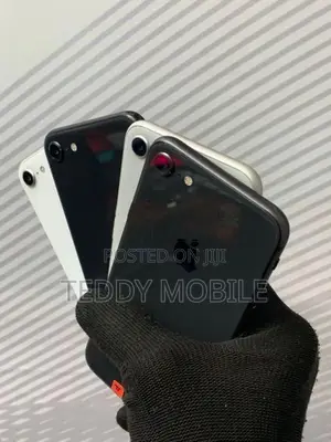 Apple iPhone SE 2 (Used)