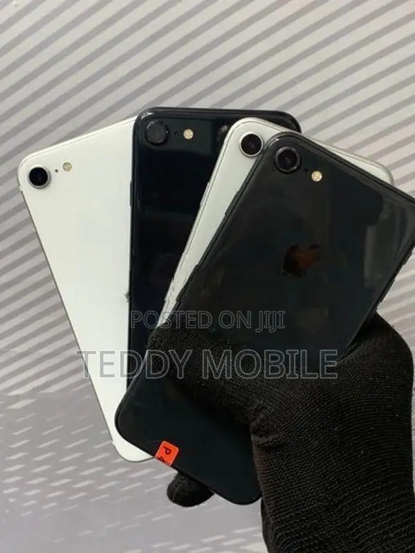 Apple iPhone SE 2 (Used)