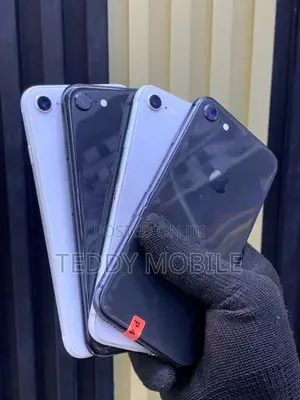 Apple iPhone SE 2 (Used)