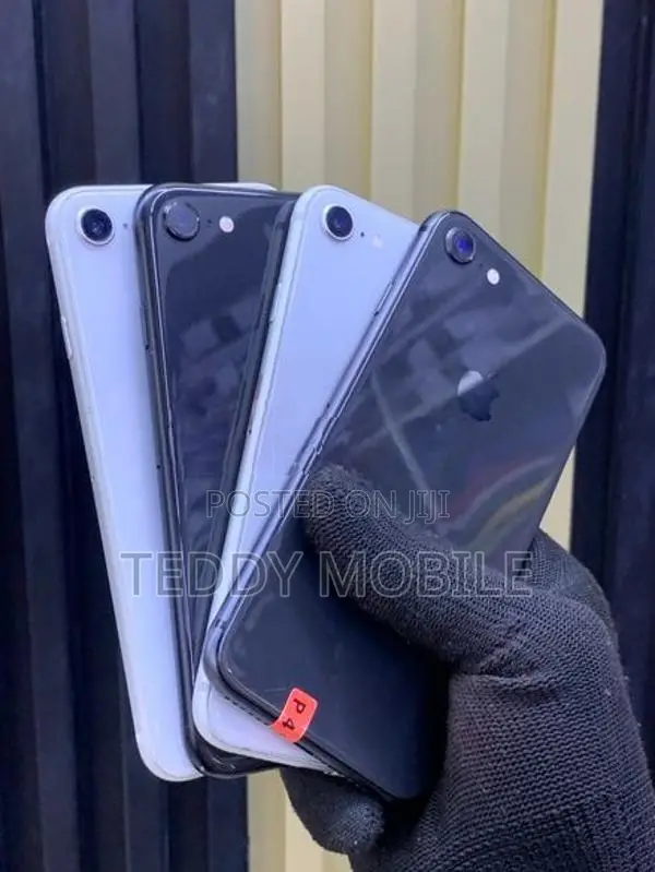 Apple iPhone SE 2 (Used)
