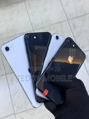 Apple iPhone SE 2 (Used)