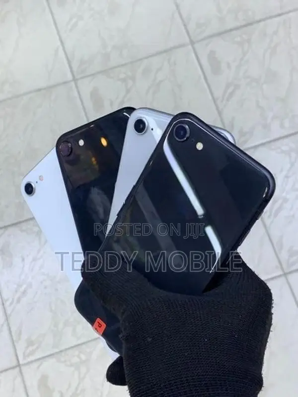 Apple iPhone SE 2 (Used)