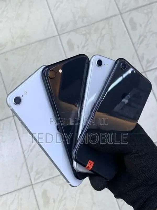 Apple iPhone SE 2 (Used)