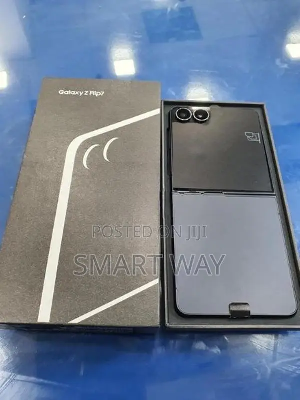Samsung Galaxy Z Flip 7 (Used)