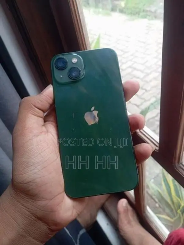 Apple iPhone 13 (Used)