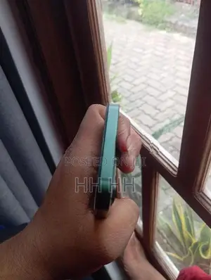 Apple iPhone 13 (Used)