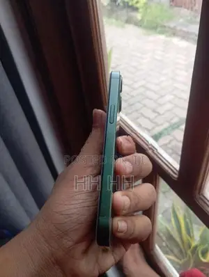 Apple iPhone 13 (Used)