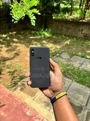 Apple iPhone XS (Used)
