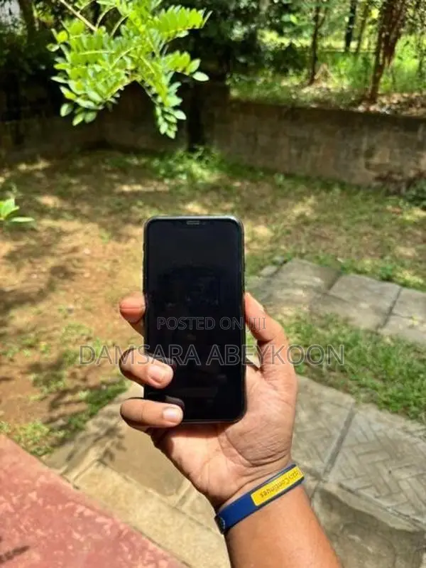 Apple iPhone XS (Used)