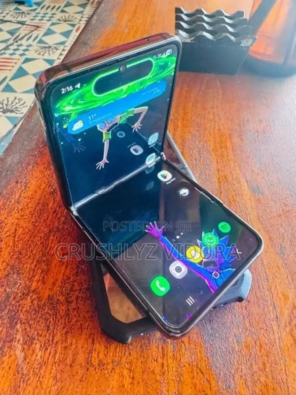 Samsung Z Flip 4 (Used)