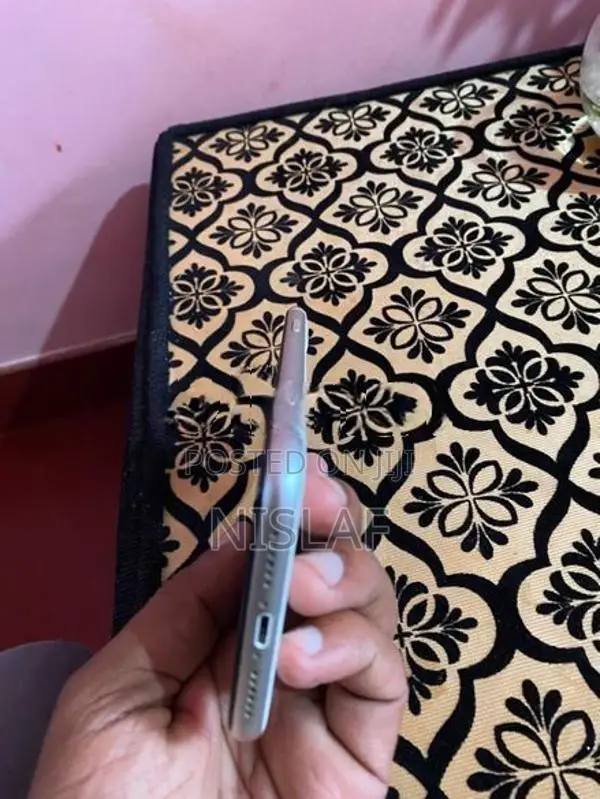 Apple iPhone 11 (Used)