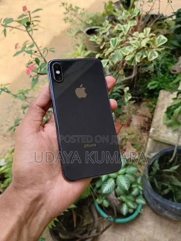 Apple iPhone X (Used)