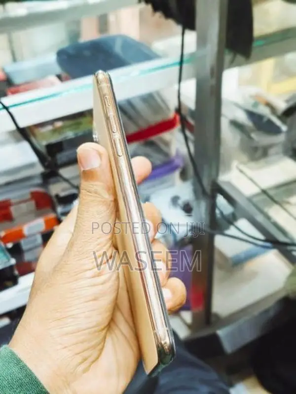 Apple iPhone 11 Pro Max (Used)