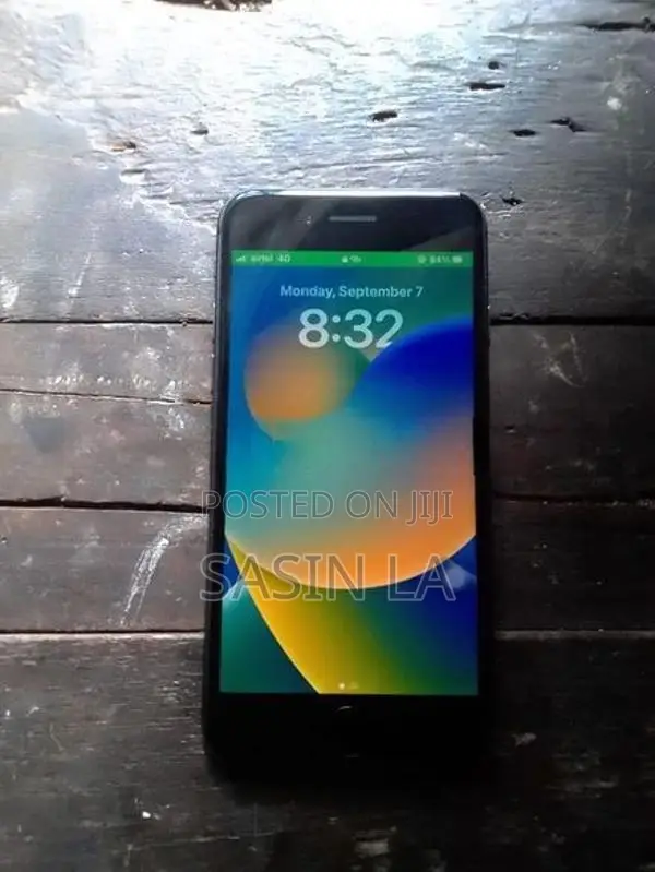 Apple iPhone 8 (Used)