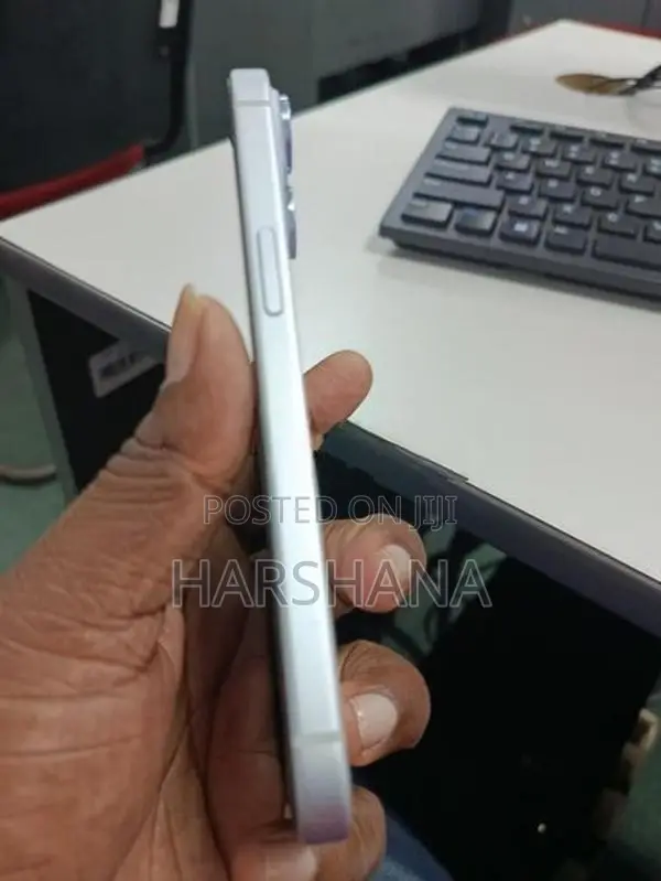 Apple iPhone 15 (Used)