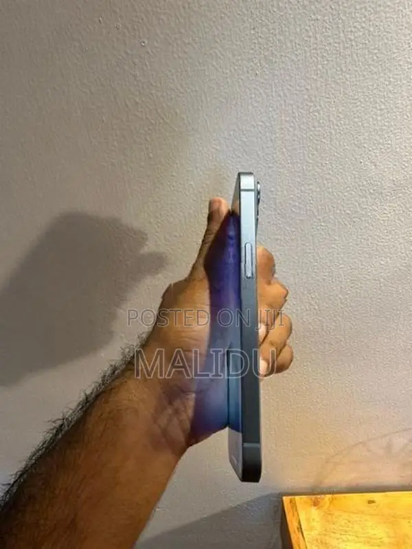 Apple iPhone 14 (Used)