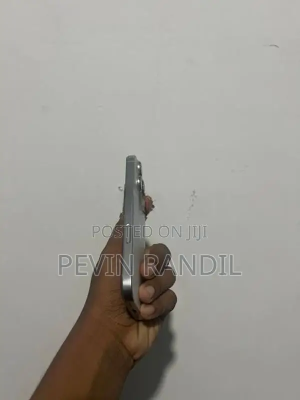 Apple iPhone 16 Pro (Used)
