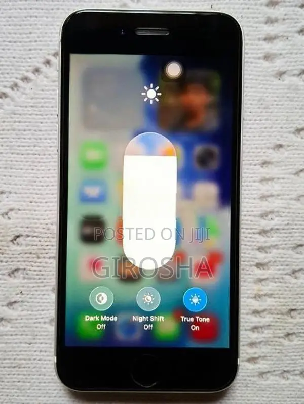Apple iPhone SE 2 (Used)