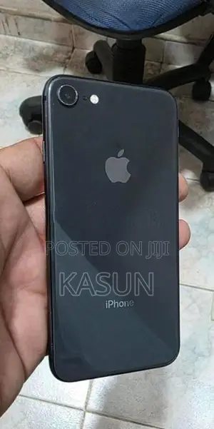 Apple iPhone 8 (Used)