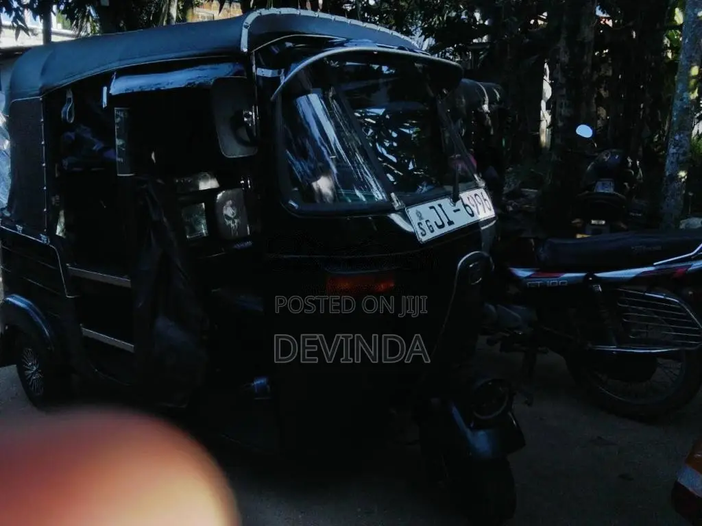 Bajaj RE 2004 Three Wheel (Used)