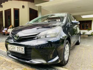 Toyota Vitz 2015 Car (Used)