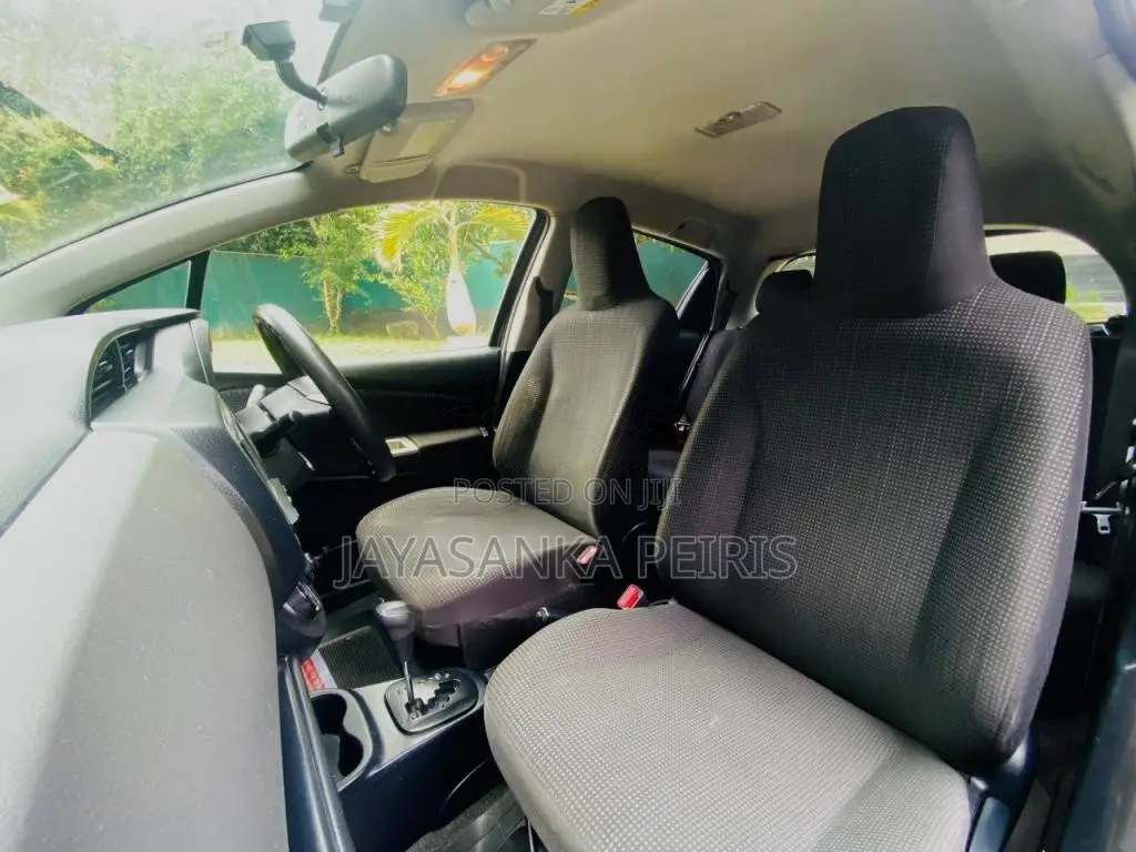 Toyota Vitz 2015 Car (Used)
