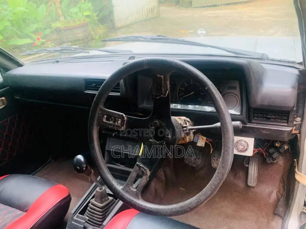 Nissan Cab 1980 Crew Cab (Used)