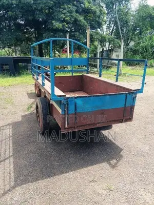 Kubota K700 1996 Tractor (Used)
