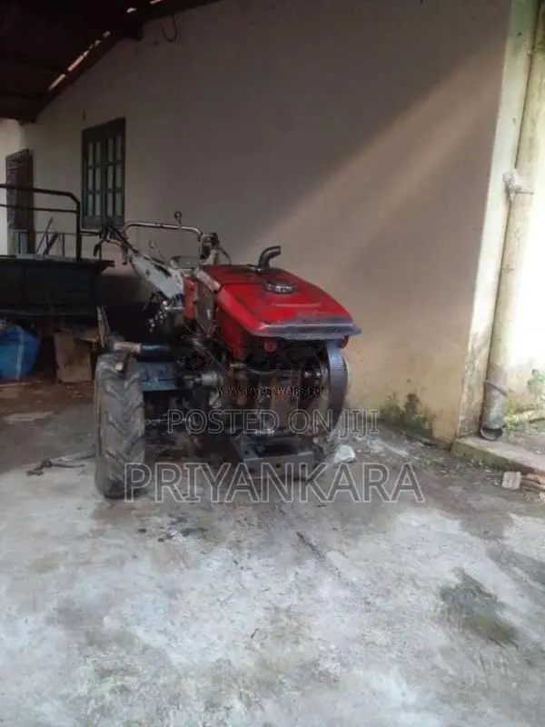Kubota K700 1999 Tractor (Used)