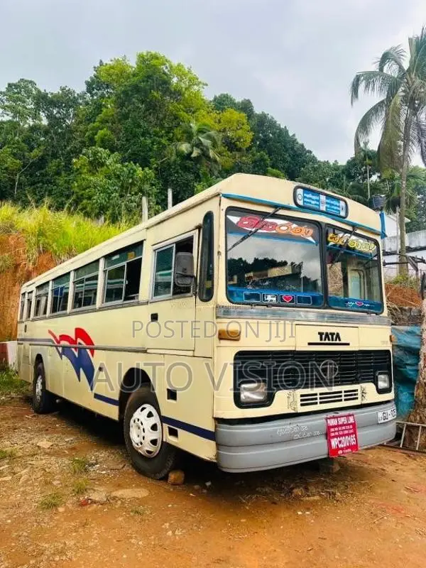 Ashok-Leyland 1313 2002 Bus (Used)