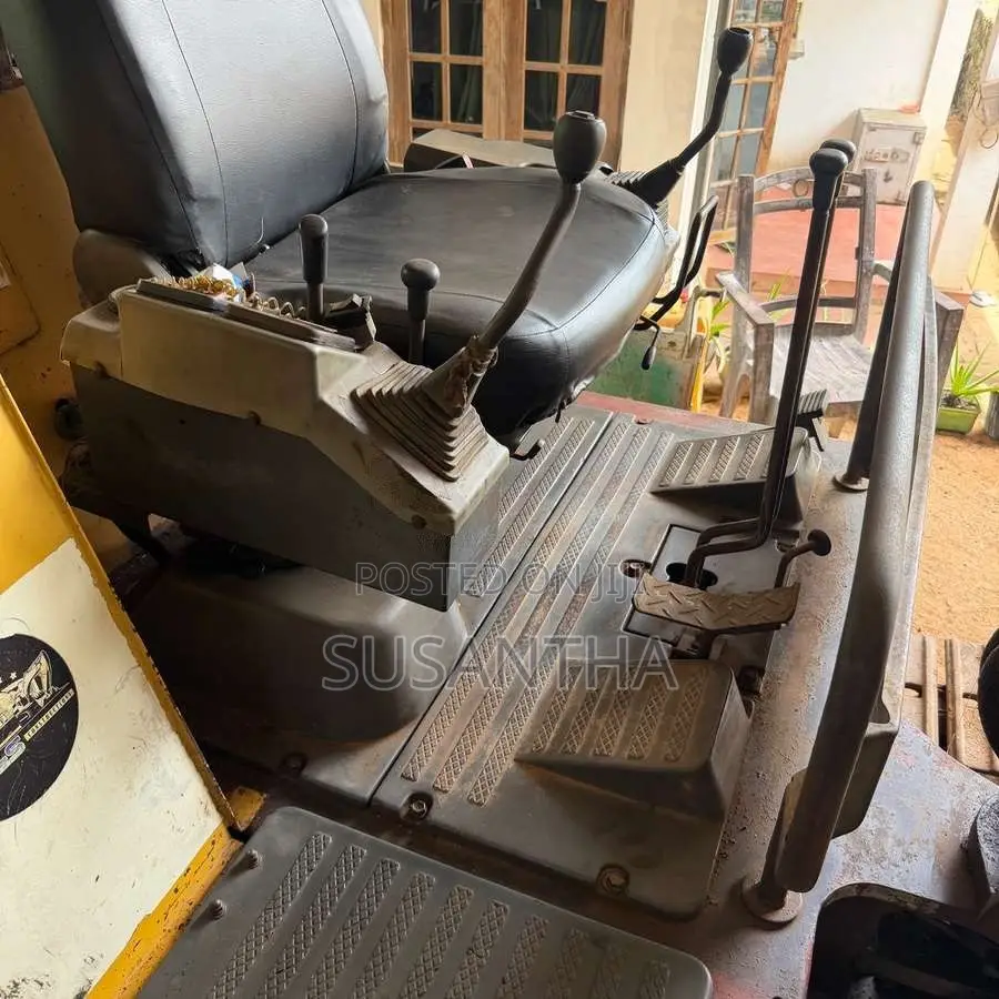IHI Excavator 2012 Heavy-Duty (Used)