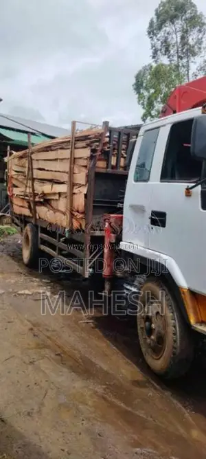 Isuzu Forward 1996 Heavy-Duty (Used)