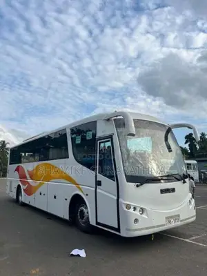 Isuzu Isuzu 2014 Bus (Used)