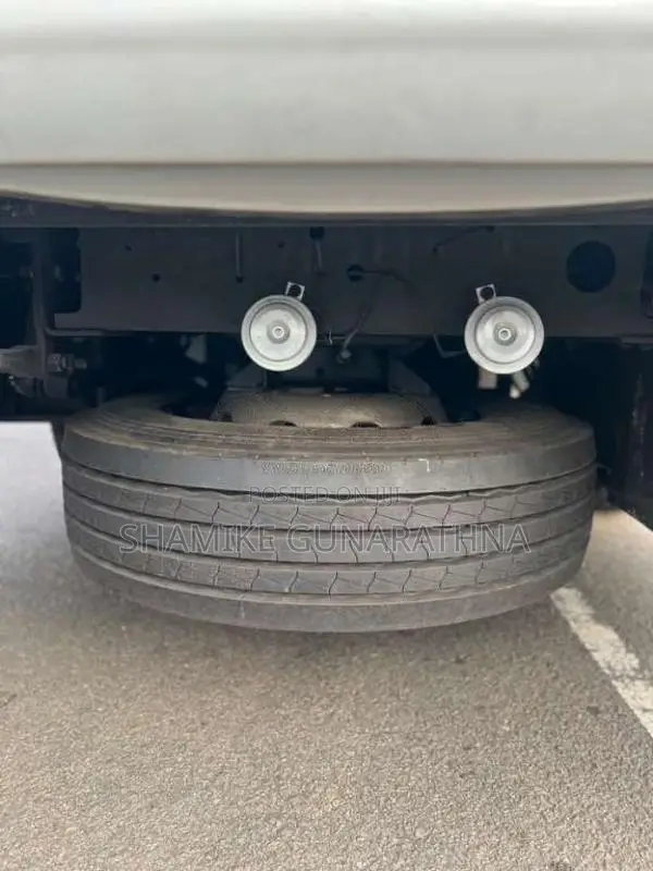 Isuzu Isuzu 2014 Bus (Used)