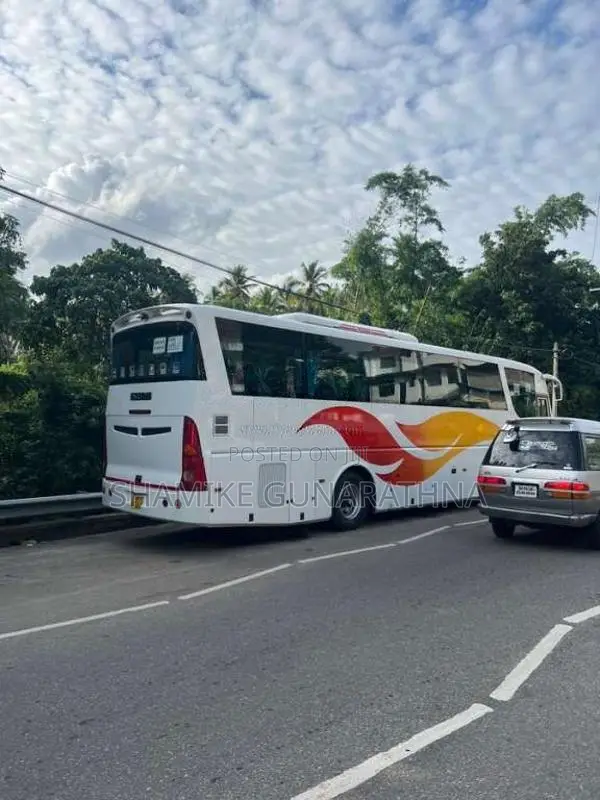 Isuzu Isuzu 2014 Bus (Used)