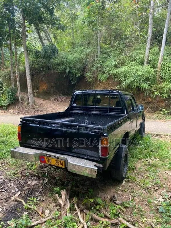 Nissan Double Cab 1984 Pickup (Used)