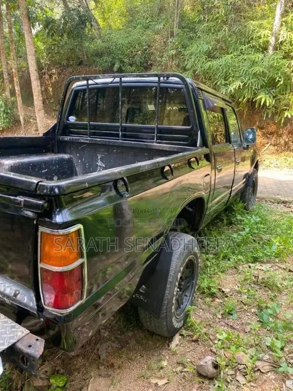 Nissan Double Cab 1984 Pickup (Used)