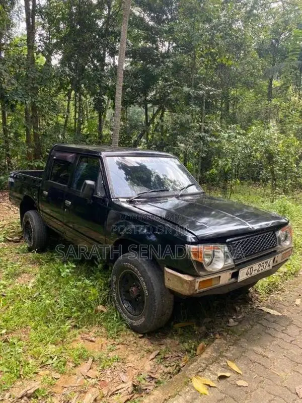 Nissan Double Cab 1984 Pickup (Used)