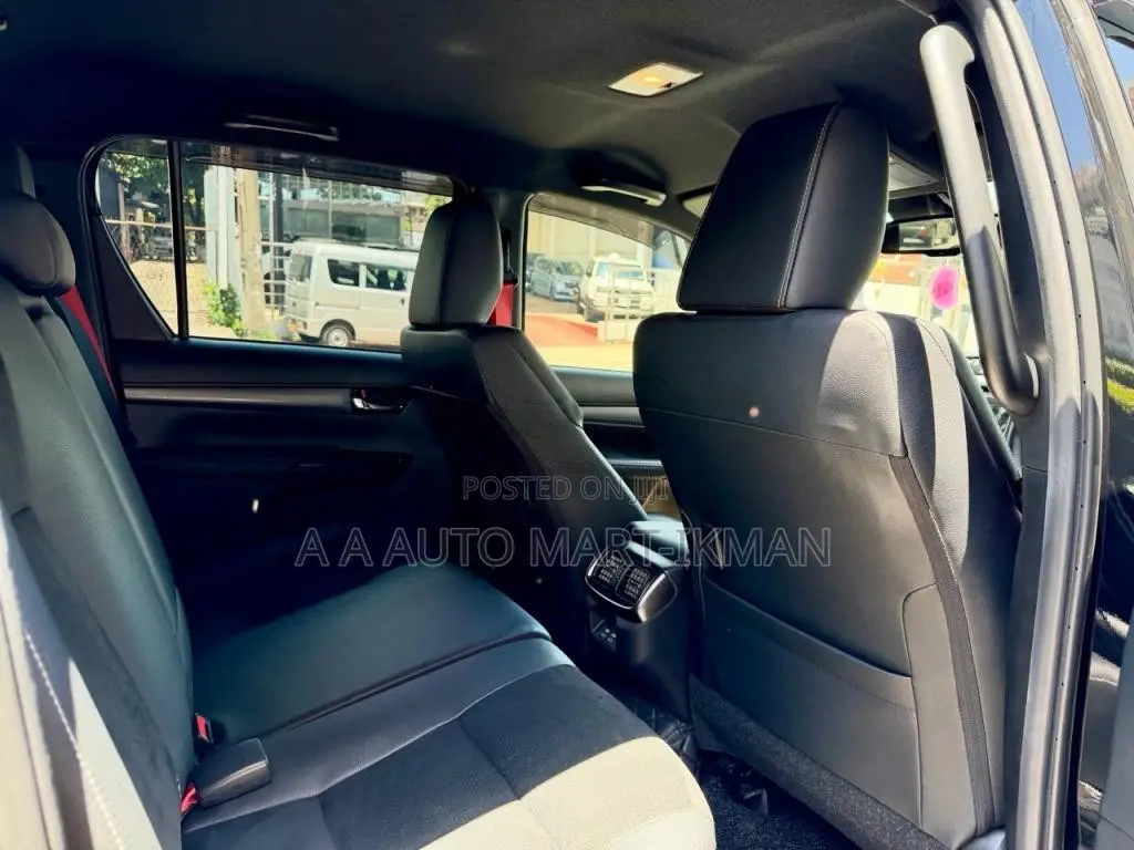 Toyota Hilux GR Sport 2024 Pickup (Used)