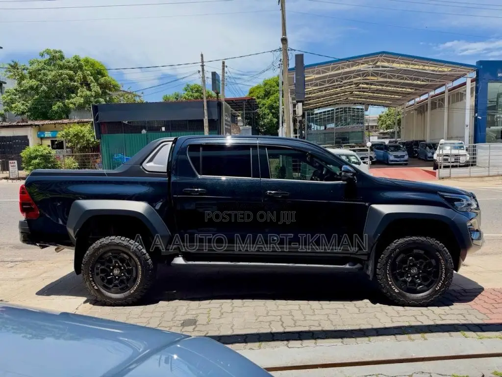 Toyota Hilux GR Sport 2024 Pickup (Used)